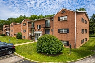 Building Photo - 2811 Parkman Rd NW