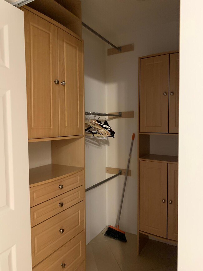 Building Photo - 2275 Biscayne Blvd Blvd