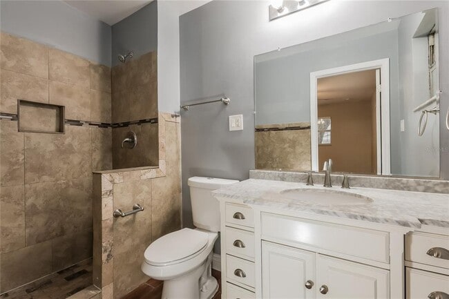 Building Photo - 601 Vining St