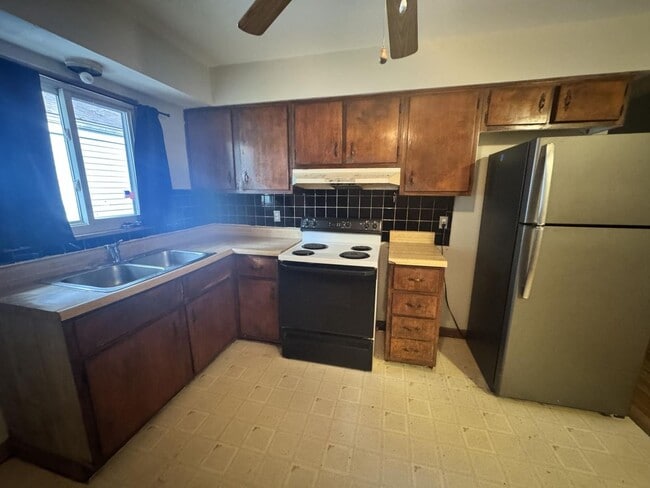 Building Photo - 2203-2205 McGuffey Rd.