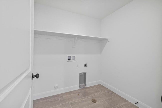 Building Photo - 646 Grn Mountain Dr