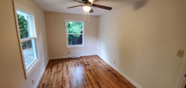 Building Photo - Charming 3-Bedroom Home in the Heart of Du...