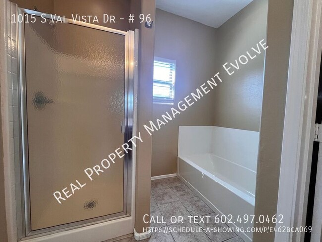 Building Photo - Pretty 2-Bed Mesa Townhome