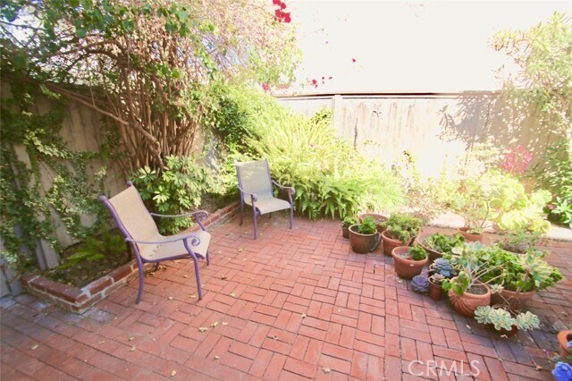 Building Photo - 126 8th St