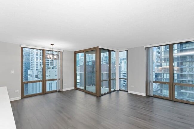 Building Photo - 2 E Erie St