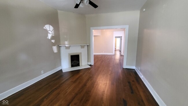 Building Photo - 1314 E 10th St