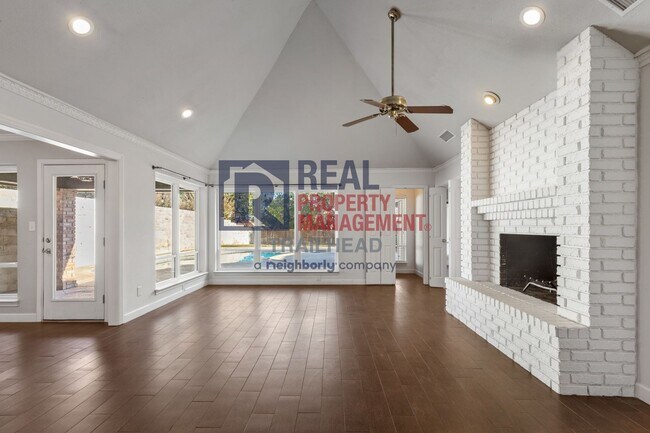 Building Photo - Charming 3 Bed 2 Bath Home in a Great Neighborhood - Private Pool!