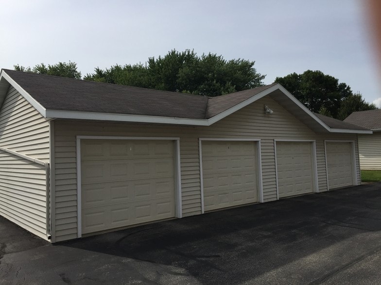 Garages - 2705 55th St NW