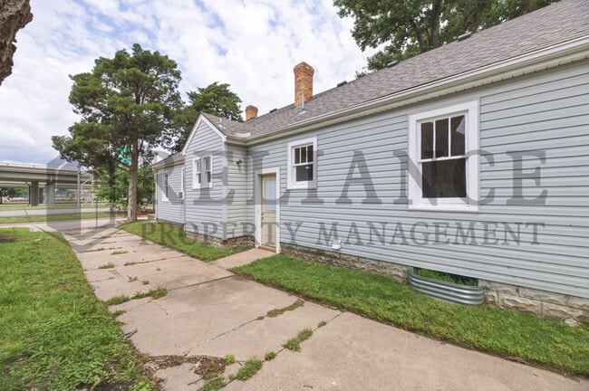 Building Photo - 224 N Minnesota St