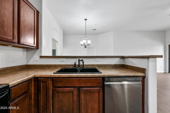 Building Photo - 2150 W Alameda Rd