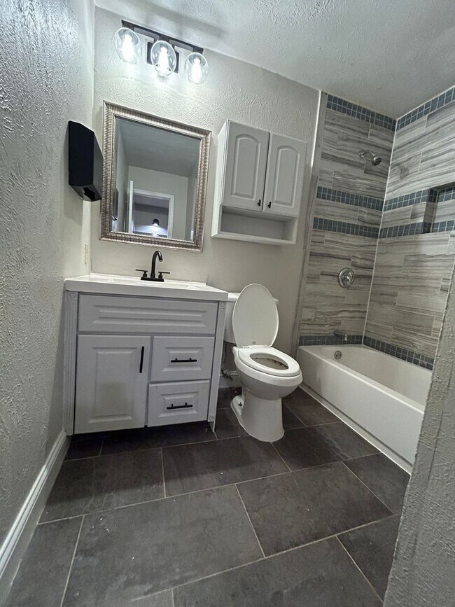 Building Photo - 2809 Dove Meadow Dr