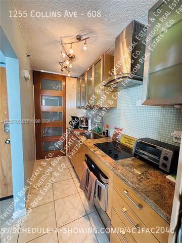 Building Photo - 1255 Collins Ave