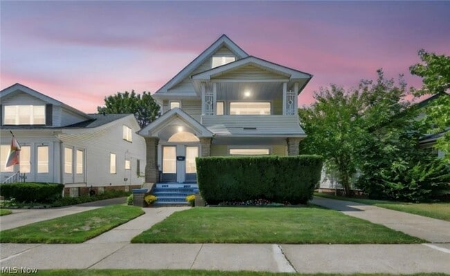 Building Photo - 3702 W 135th St