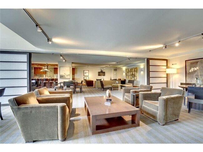 Building Photo - 401 S 1st St