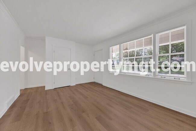 Building Photo - STUNNING RENOVATION IN PRIME LOCATION!! $5...