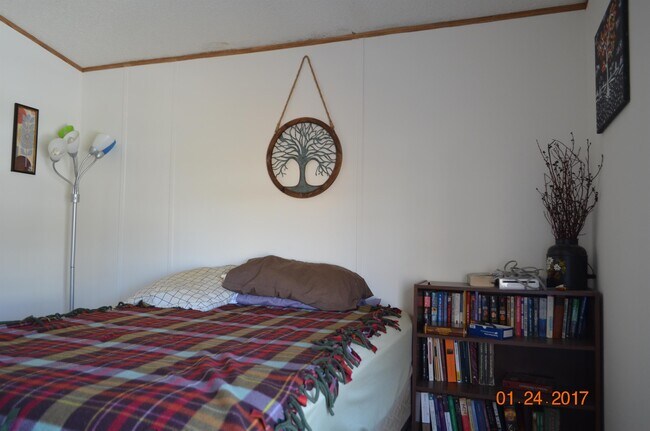 Building Photo - 805 S Weatherford St