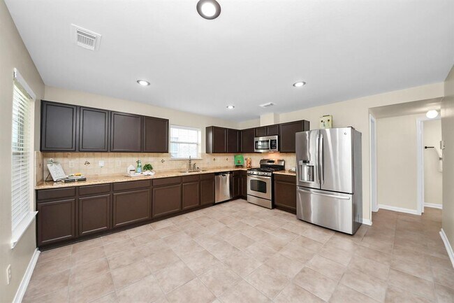 Building Photo - 17111 Plaistow court