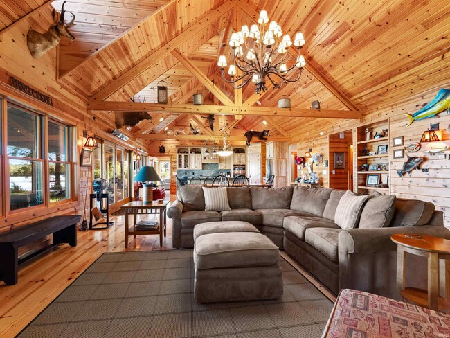 Building Photo - 1905 E 750 S