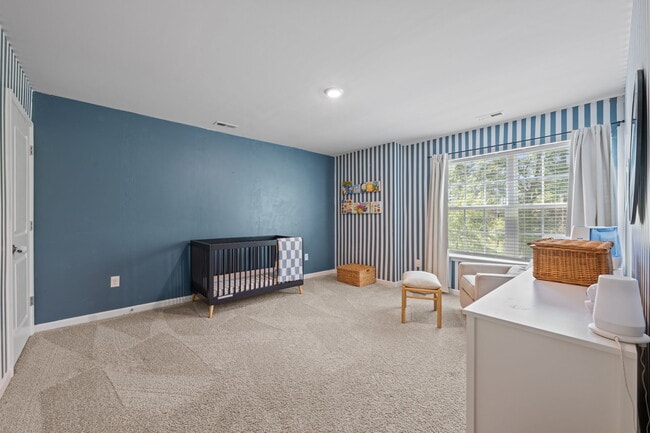 Building Photo - 1009 Chiles Dr
