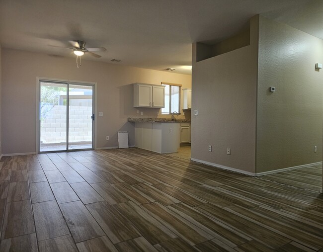 Building Photo - 2300 E Magma Rd