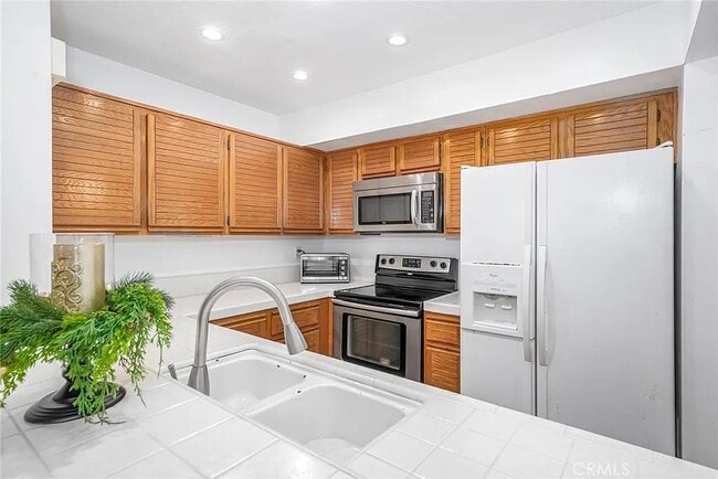 Building Photo - 25712 Le Parc