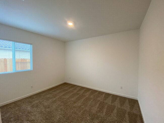 Building Photo - Beautiful 3 Bedroom 2 Bath Home for Rent -...