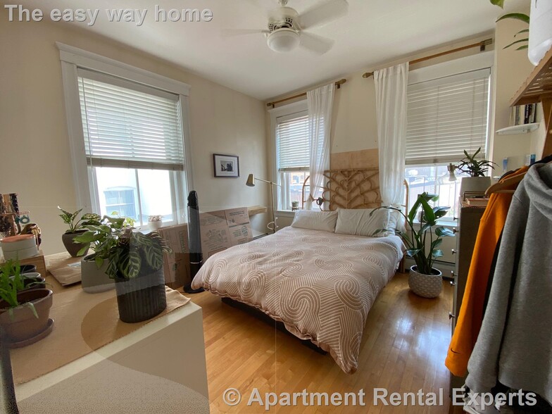 Building Photo - 2 Arlington St