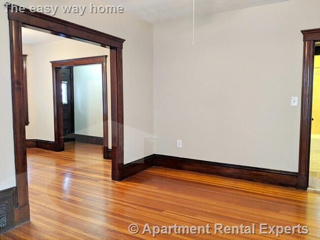 Building Photo - 11 New Hampshire Ave