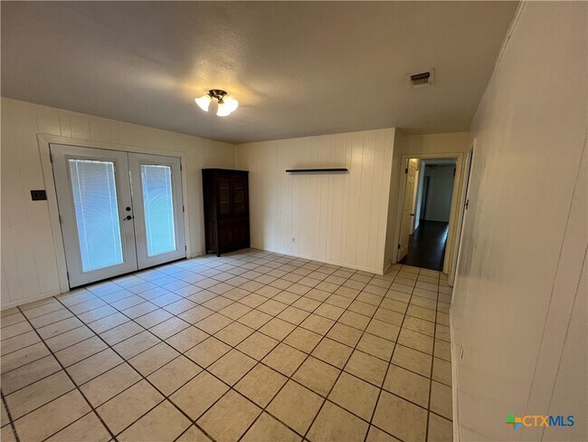Building Photo - 10694 FM1670