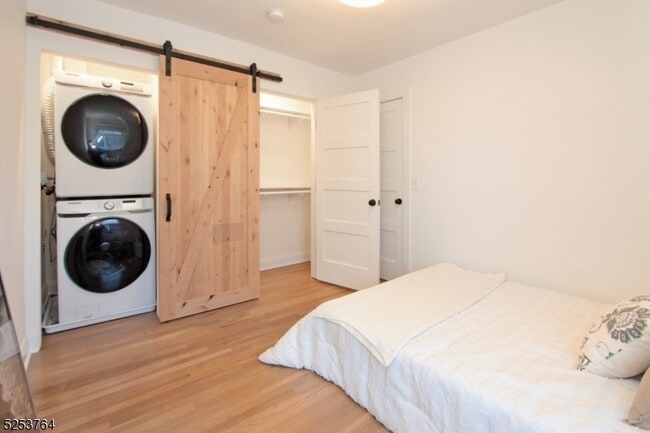 Building Photo - 378 Claremont Ave