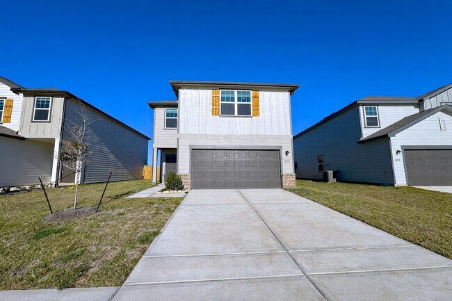 Building Photo - 8219 Vacek Xing Wy