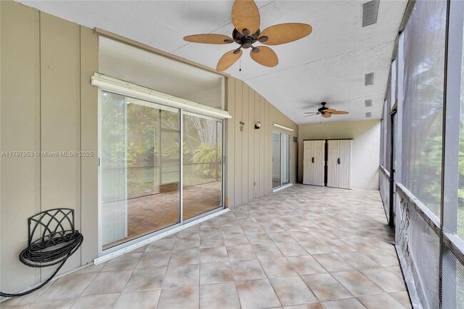 Building Photo - 616 Woodgate Cir