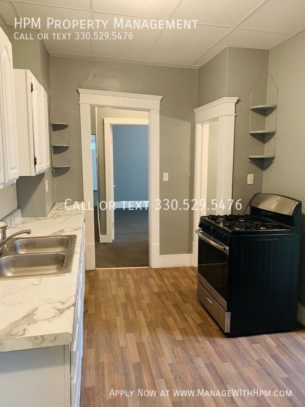 Building Photo - 515 Sumner St