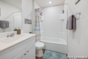 Building Photo - 723 Armadillo Dr