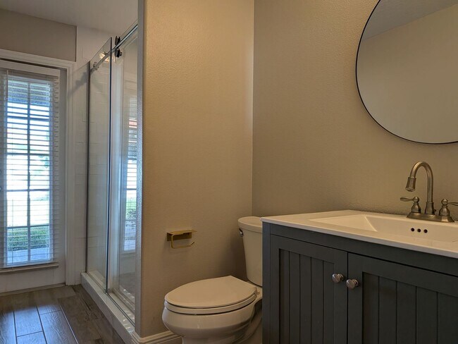 Building Photo - 5/3 Single Family Home at East Lake Cove i...