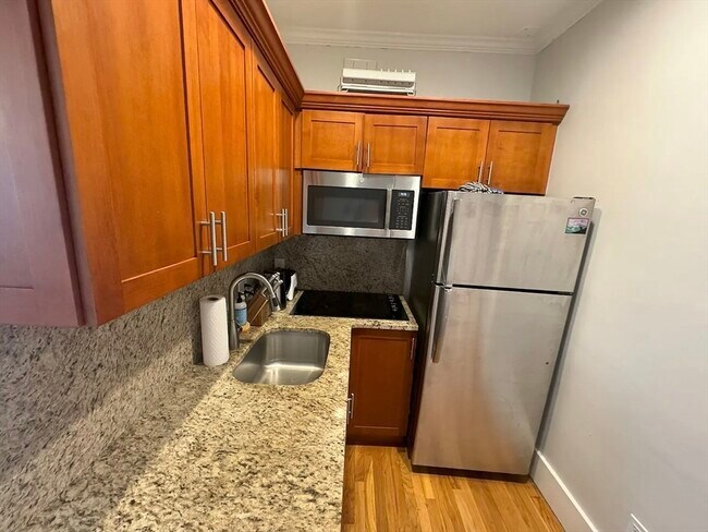 Building Photo - 429 Marlborough St