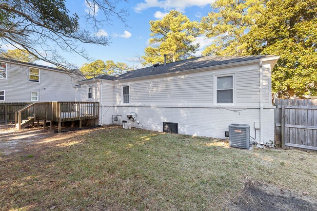 Building Photo - Charming Renovated 3-Bedroom Ranch-Style H...