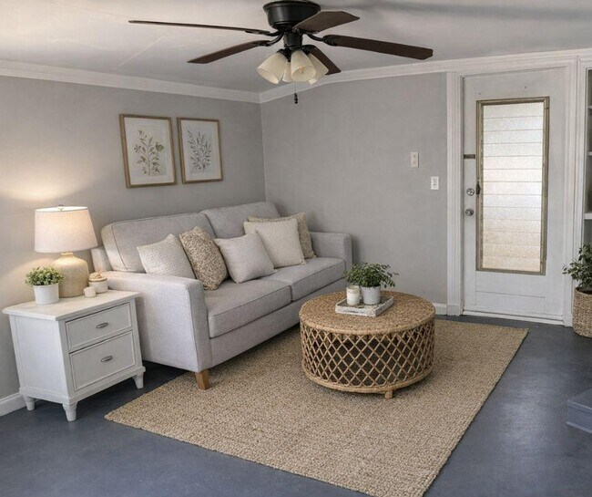 Building Photo - 14 Circle Dr