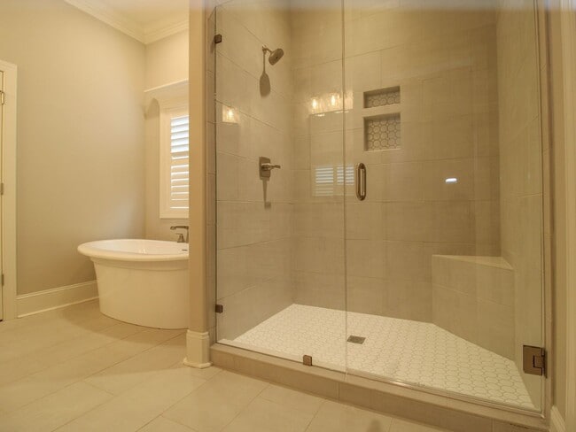 Building Photo - Fabulous Home in Canebrake