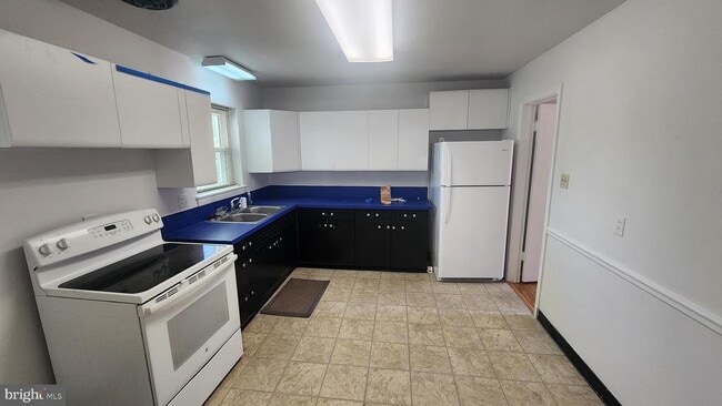 Building Photo - 3165 21st St N