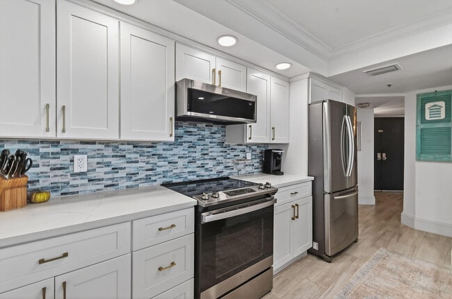 Building Photo - 600 Ocean Dr