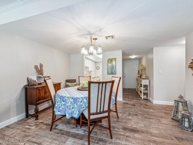 Building Photo - 3930 Belair Ln