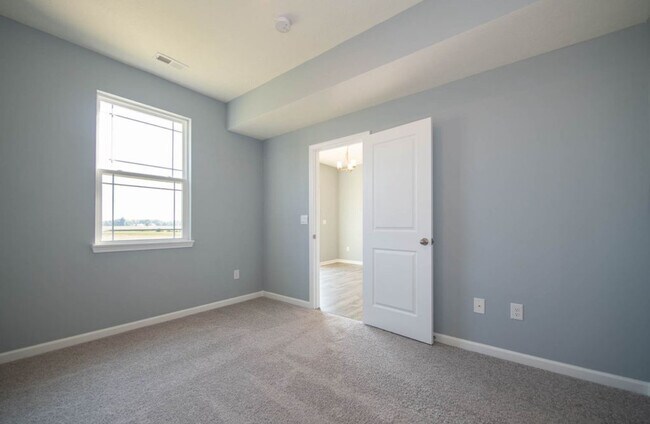 Building Photo - 5817 Flat Hill Dr