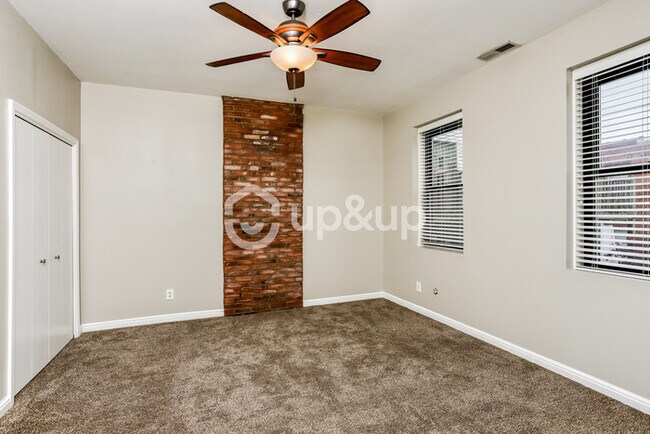 Building Photo - Fantastic 3bd/1.5ba home! Coming soon!