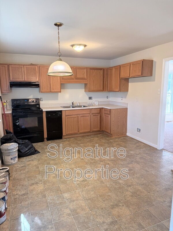 Building Photo - 5201 Hallmark Dr