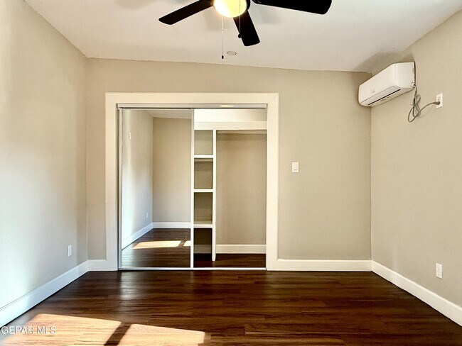 Building Photo - 2929 Grant Ave