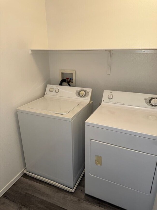 Building Photo - 2-STORY HOME FOR RENT IN HENDERSON