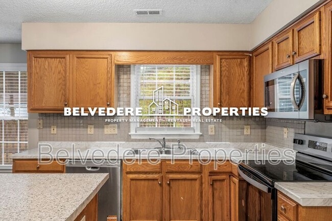 Building Photo - 2320 Meadow Gate Dr