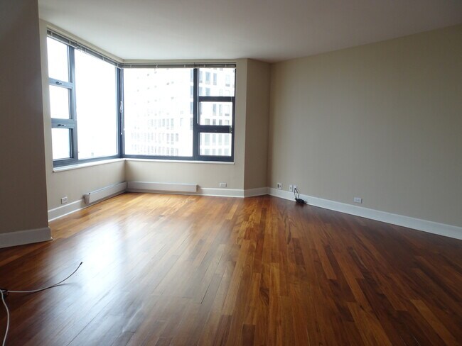 Building Photo - 401 E Ontario St