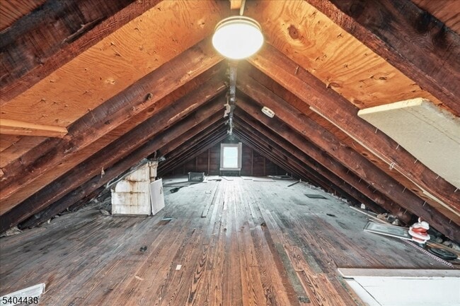 Building Photo - 102 Highland Ave